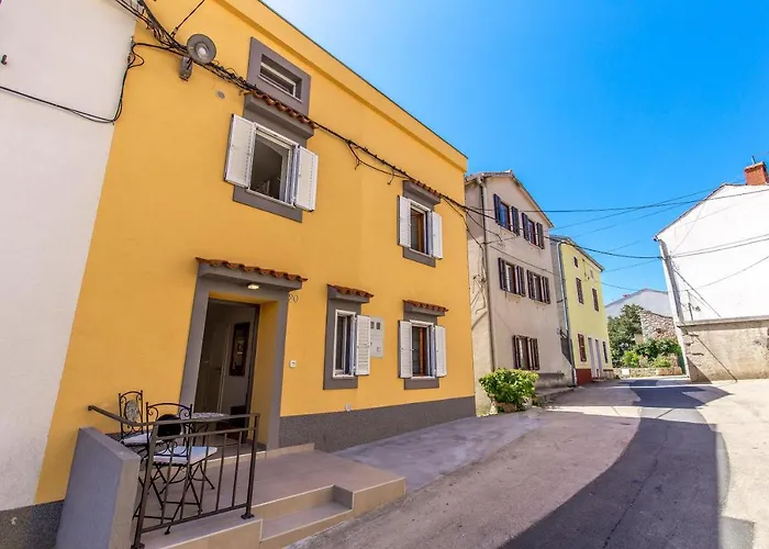 Tin 1 * Vrbnik (Primorje-Gorski Kotar)