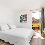 Tin 1 Apartament