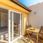 Tin 1 Apartament