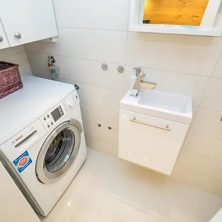 Tin 1 Apartman