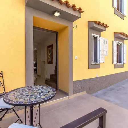 Apartman Tin 1 *